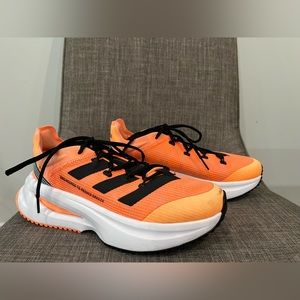 Adidas Sneakers: Size 7 (unisex)